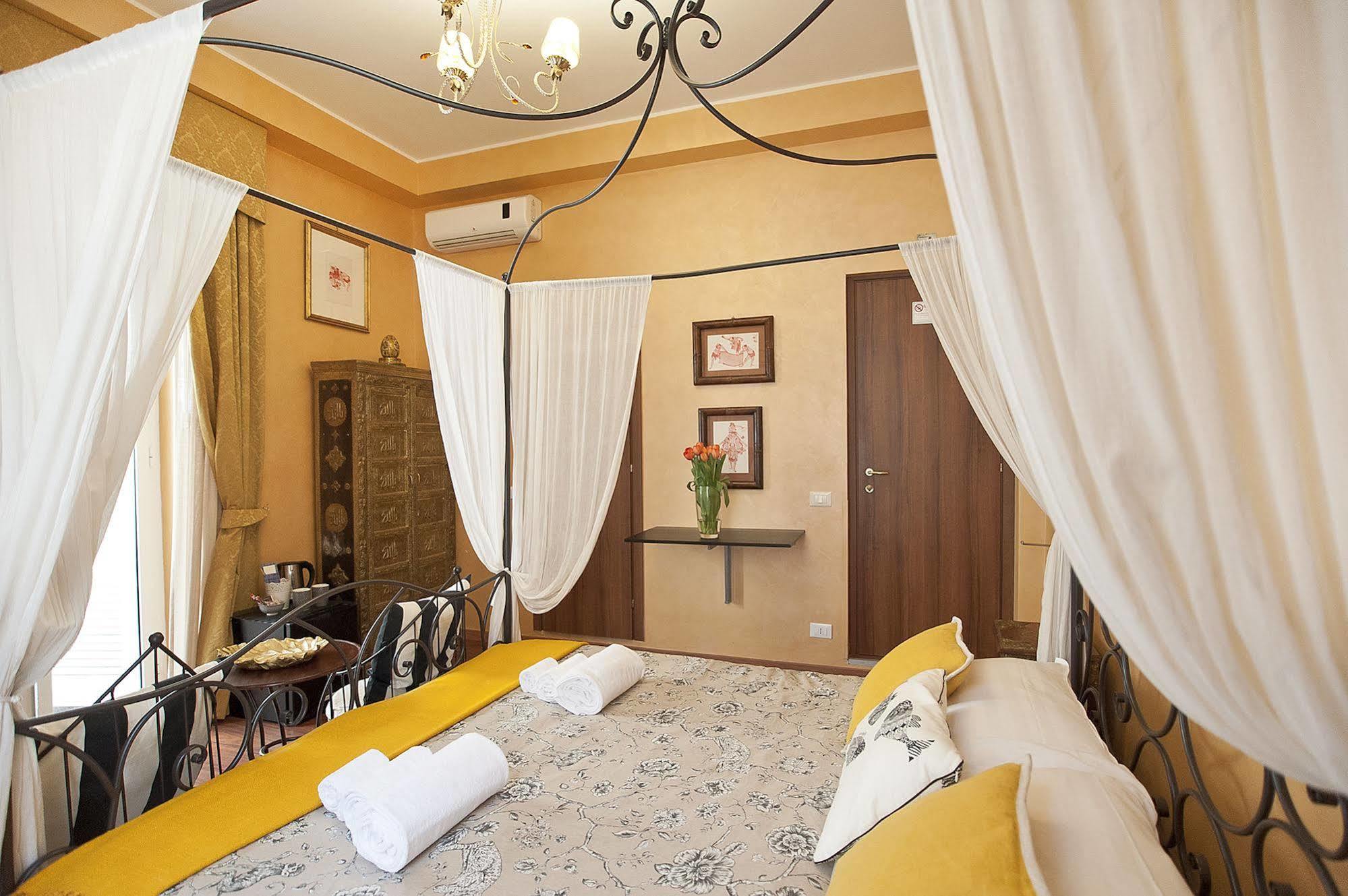 Holidays Rooms Rome Buitenkant foto